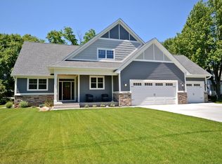 2179 Marion Rd, Roseville, MN 55113