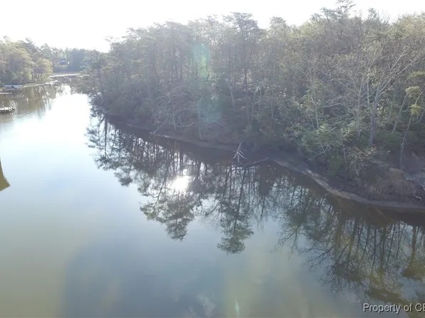 4 Irvington Rd, White Stone, VA 22578