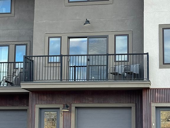 2nd image of 364 Elcho Ave #3