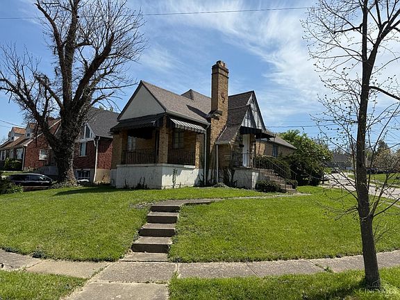 2nd image of 3740 Norwich Ln