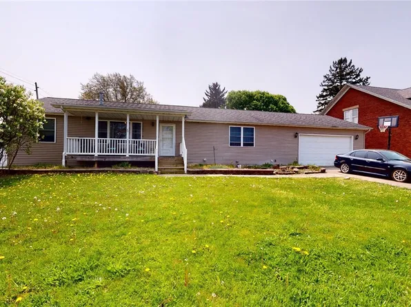 2435 Crescent Dr, Erie, PA 16506