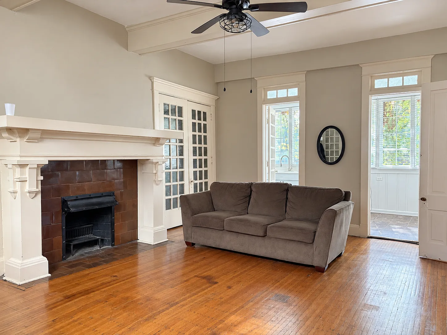 520 SE Riverside Dr — Photo 4
