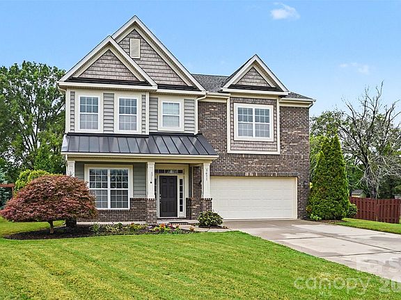 3rd image of 3611 Courage Ct SW
