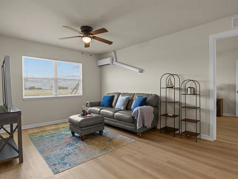 Spanish Moss Eco Apartments — Photo 16