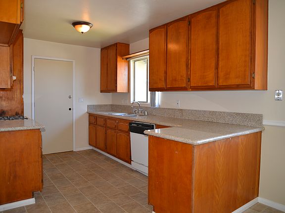 2nd image of 2042 E Lincoln Ave