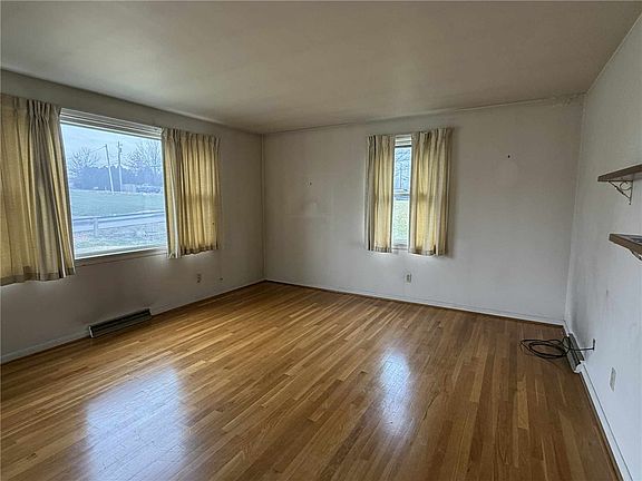 2nd image of 359 Dixon Blvd