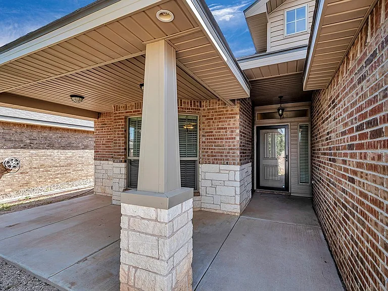 608 Memorial Ct — Photo 6