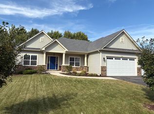 941 Blackberry Shore Ln, Yorkville, IL 60560