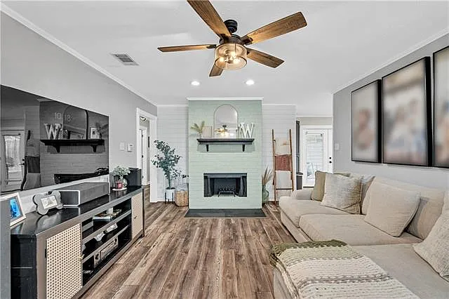 214 Dianne Dr — Photo 7