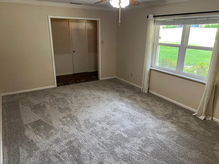 1918 Courtney Dr — Photo 15