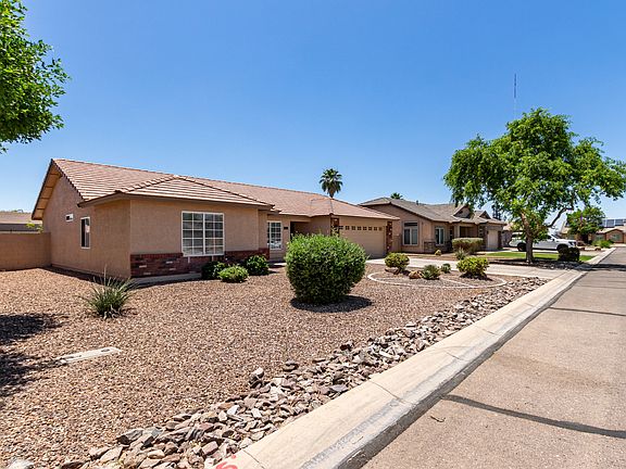 3rd image of 3665 E Meadow Lark Way