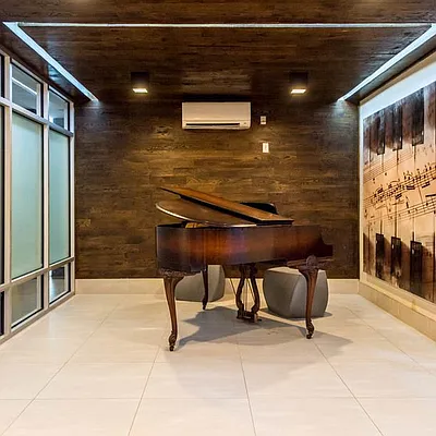 Rented by Nooklyn NYC LLC | media 9