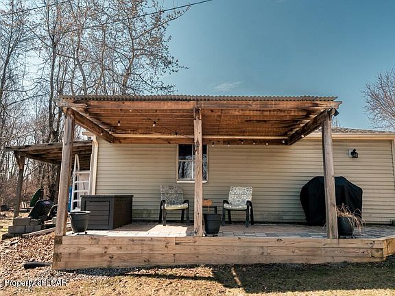 4th image of 406 Bodle Rd