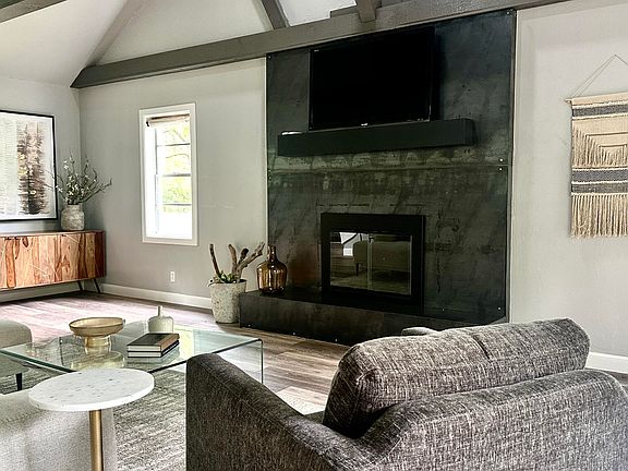 4th image of 31045 Forrest Dr
