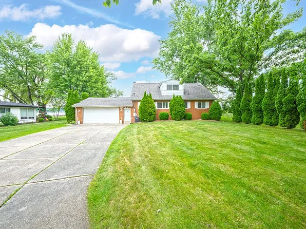 2080 N Channel Dr, Harsens Island, MI 48028