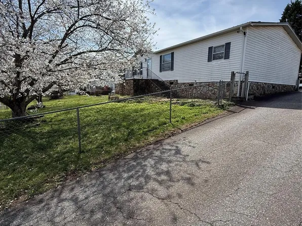 5141 Goldfinch Ct, Granite Falls, NC 28630