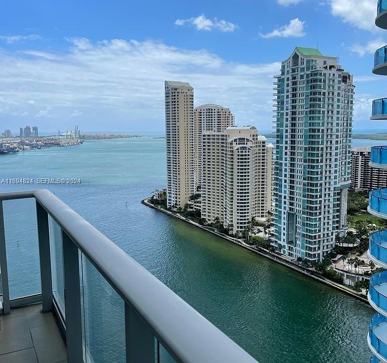 1st image of 300 Biscayne Blvd #32