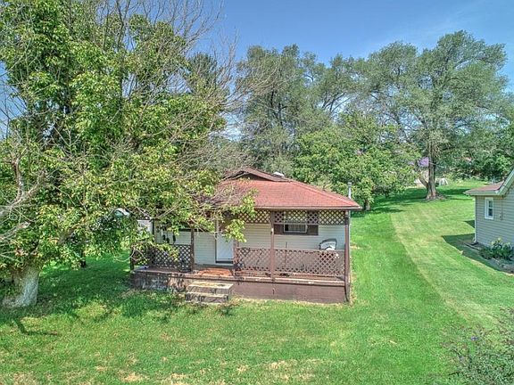 3rd image of 546 Beech St