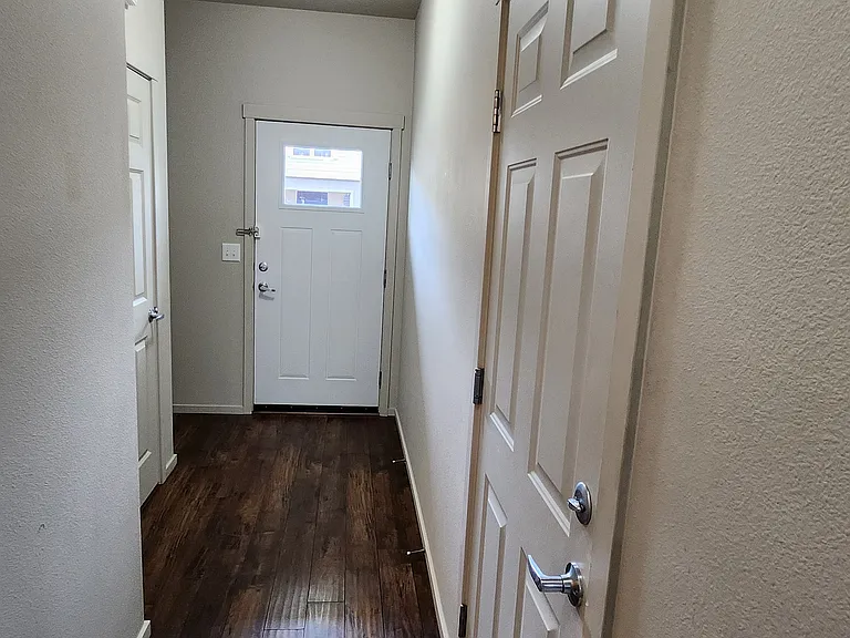 1417 NE 83rd Dr — Photo 2