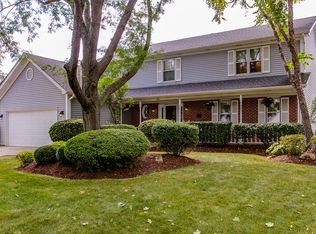 184 Constitution Dr, Bloomingdale, IL 60108