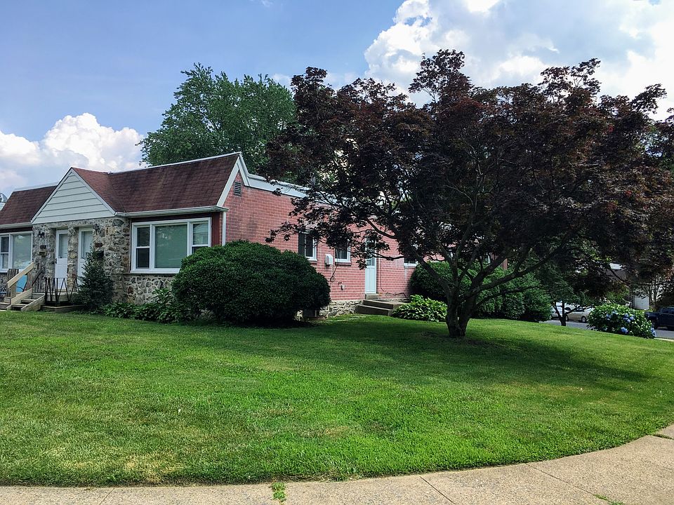Exterior: Corner Lot
