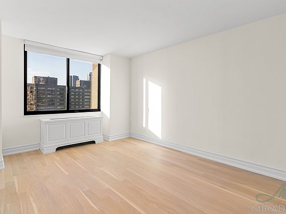 5th image of 145 W 67th St APT 27J