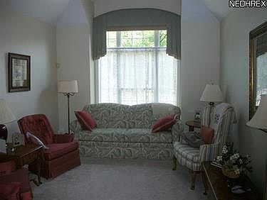 4th image of 3622 Lexington Ct #8