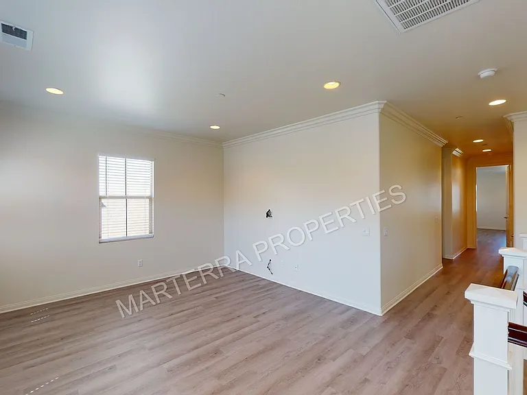 32 Canoe — Photo 12