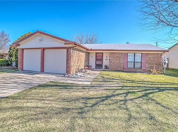 2nd image of 3020 Esters Ct