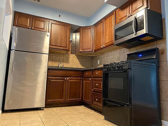 4th image of 260 E 238th St Floor 2