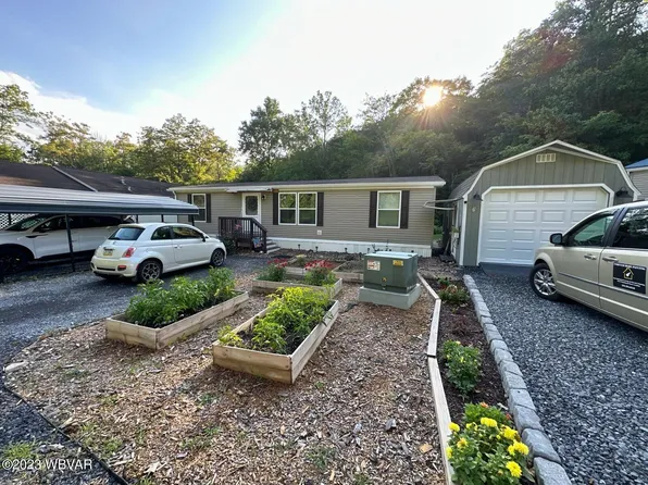 39 Black Bear Dr, Lock Haven, PA 17745