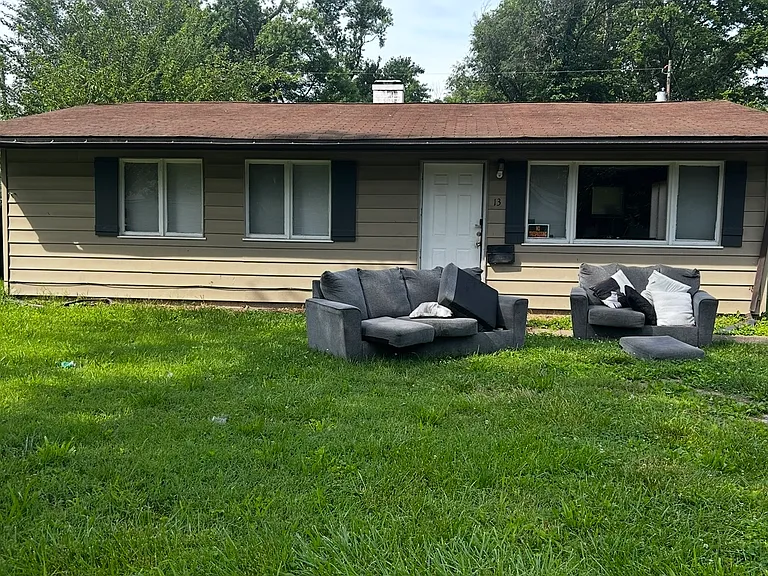 13 Drexel Dr — Photo 2