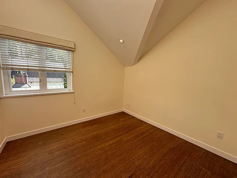 295 W 12th Ave — Photo 8