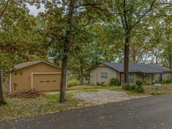 1709 Hebbert St, Grove, OK 74344
