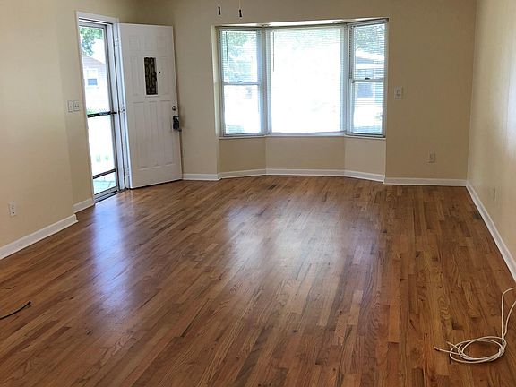 4th image of 308 W Hilda St