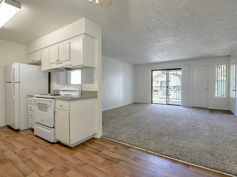 Summit Apartments — Photo 21