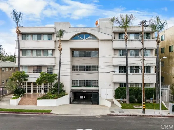 5219 Newcastle Ave APT 302, Encino, CA 91316