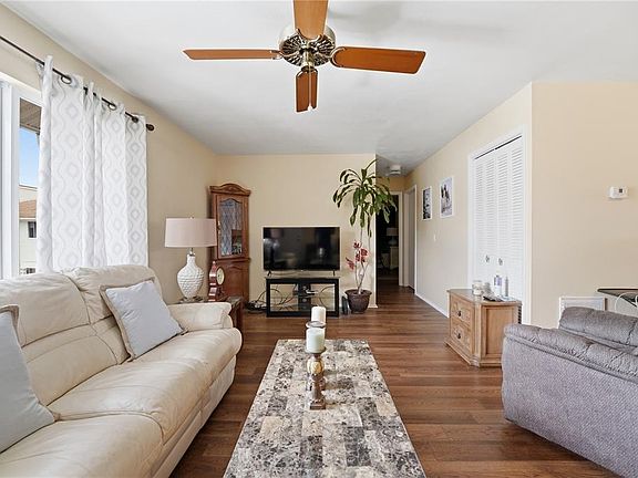 3rd image of 22481 WESTCHESTER BOULEVARD #A3
