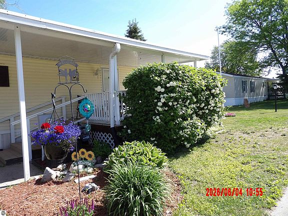 4th image of 643 Woodcock Dr