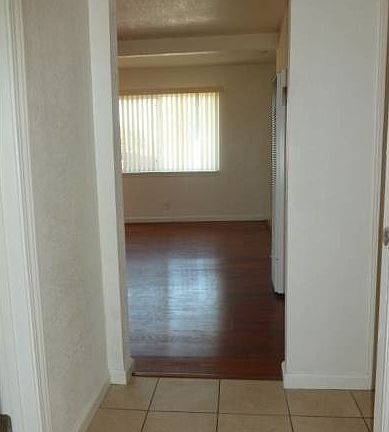 3rd image of 319 S 26th St