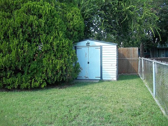 5th image of 641 SW 49th St