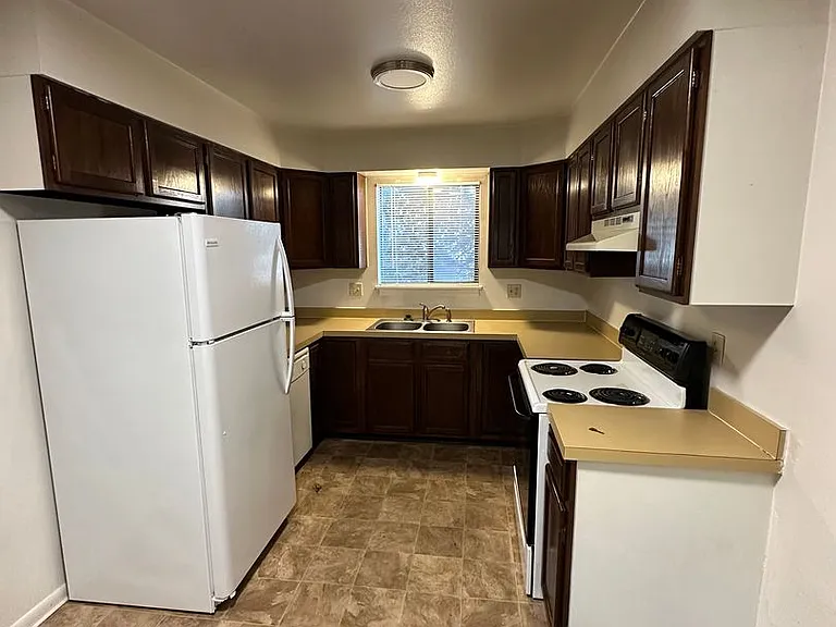 Regency Apartments 4715 — Photo 4