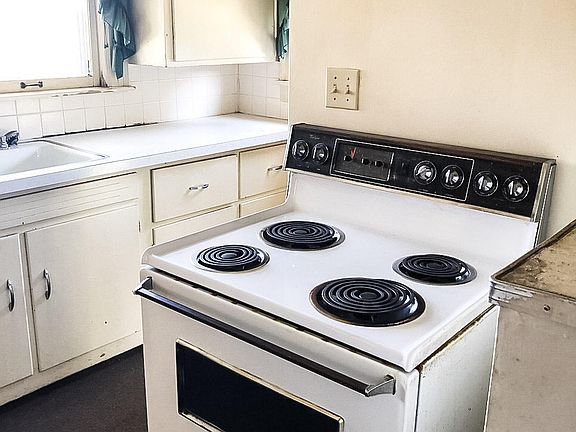 4th image of 6841 Washington Ave