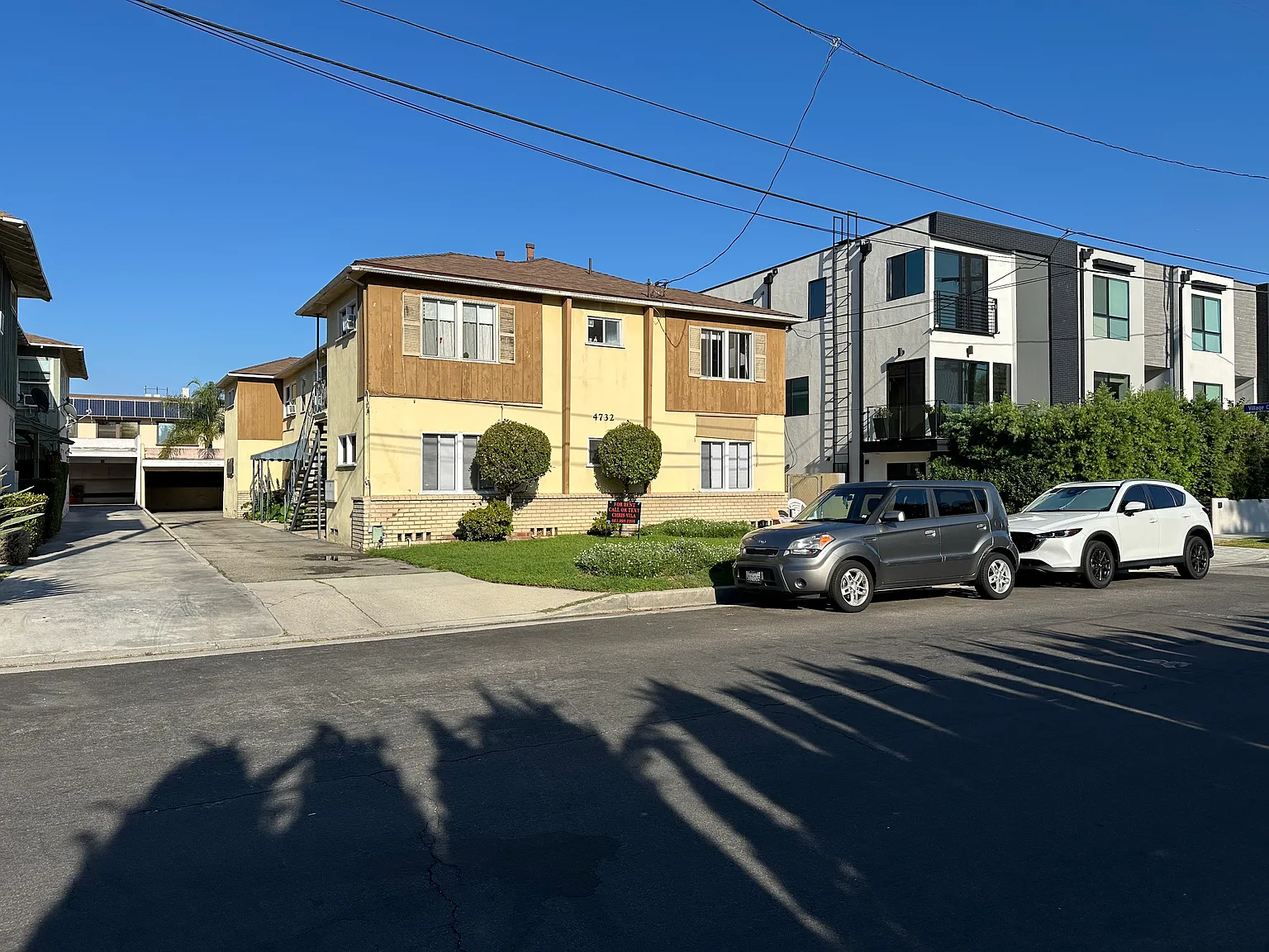 4732 Vantage Ave — Photo 1
