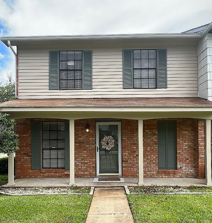 1st image of 521 Highland Woods Dr W