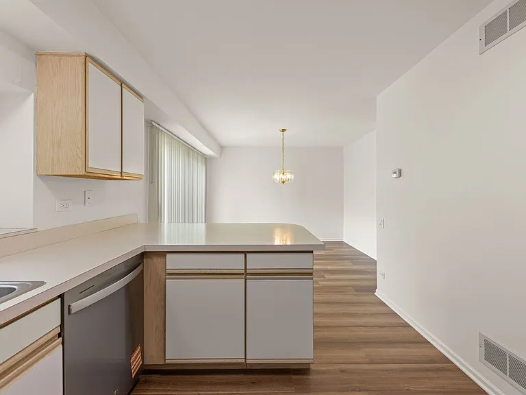 182 Half Moon Cir — Photo 9