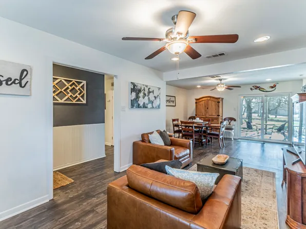 708 N Stewart St, Azle, TX 76020