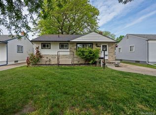 24625 Hayes Ave, Eastpointe, MI 48021