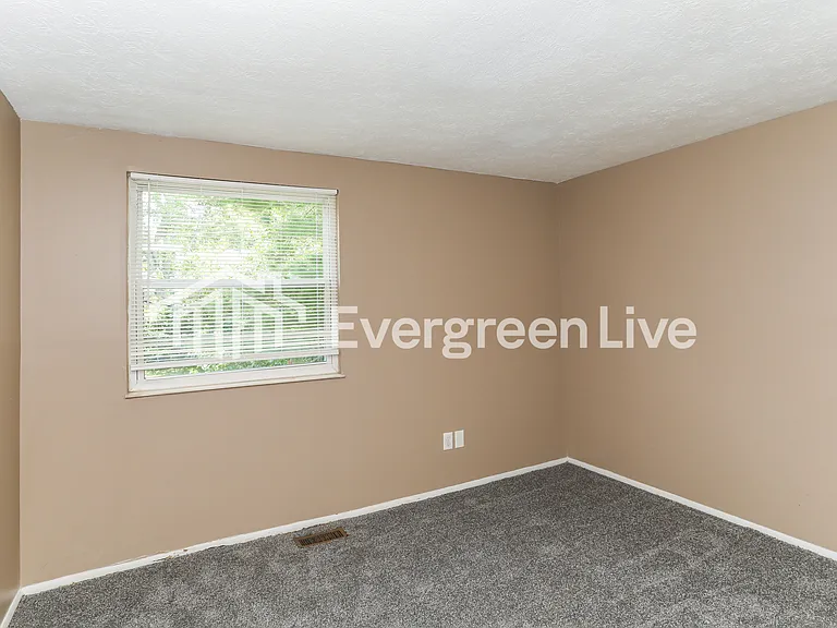 10298 Menominee Dr — Photo 11