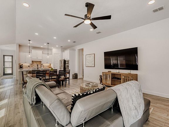 5th image of 369 Prickly Poppy Loop